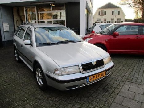 Skoda Octavia Combi - 1.6 SLXi - 1