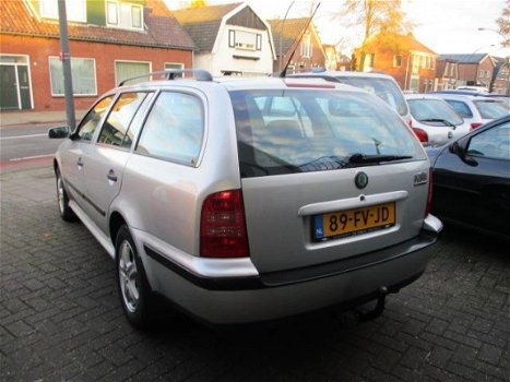 Skoda Octavia Combi - 1.6 SLXi - 1