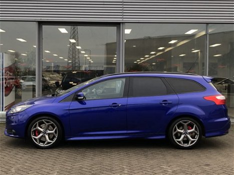 Ford Focus Wagon - 2.0-250PK EcoBoost ST Navigatie | Xenon | Parkeersensoren | Half Leder | Climate - 1