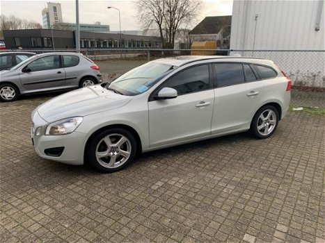 Volvo V60 - 1.6 DRIVe Momentum - 1