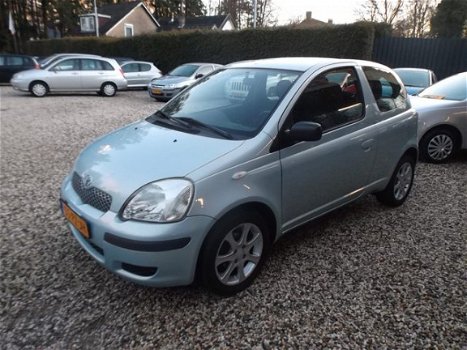 Toyota Yaris - 1.3 VVT-i Idols zeer mooi met airco nieuwe apk - 1