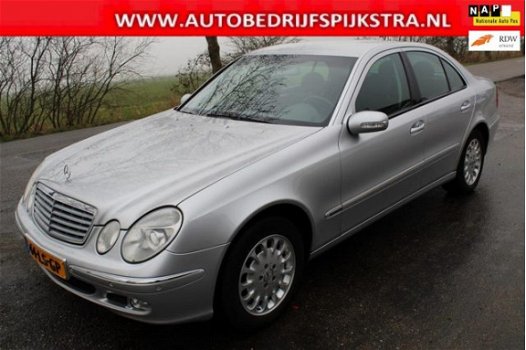 Mercedes-Benz E-klasse - 200 K. Elegance // YOUNGTIMER / ZEER MOOI // - 1