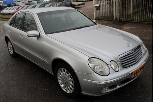 Mercedes-Benz E-klasse - 200 K. Elegance // YOUNGTIMER / ZEER MOOI // - 1