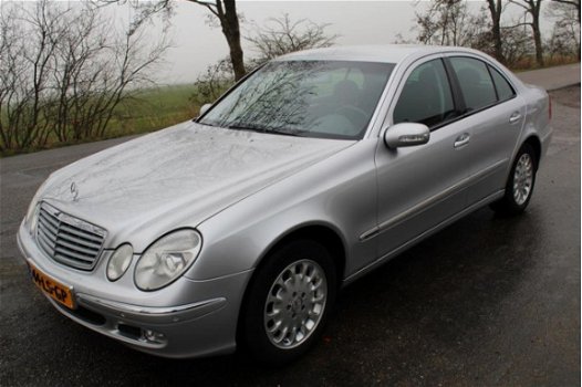 Mercedes-Benz E-klasse - 200 K. Elegance // YOUNGTIMER / ZEER MOOI // - 1