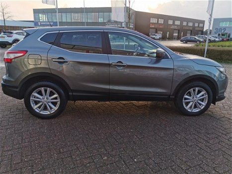 Nissan Qashqai - 1.2 Connect Edition *Navigatie* Trekhaak* Panorama dak - 1