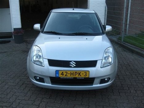 Suzuki Swift - 1.3 Bandit /Super auto, Keyless en Airco - 1