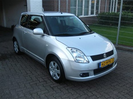 Suzuki Swift - 1.3 Bandit /Super auto, Keyless en Airco - 1