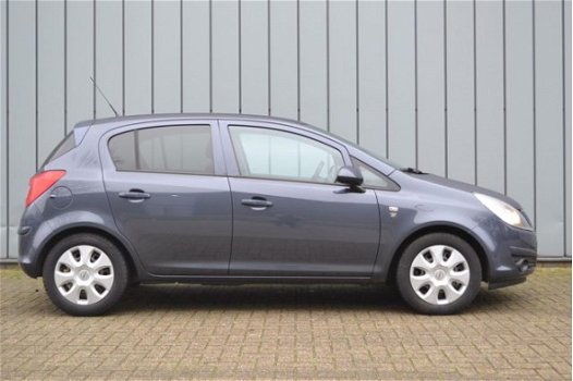 Opel Corsa - 1.4-16V '111' Edition 101pk Automaat Airco Cpv Trekhaak - 1