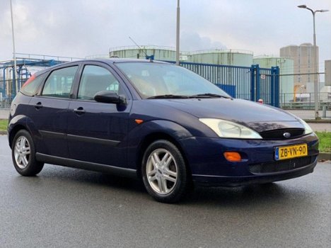 Ford Focus - 1.8i 16V Trend - 1