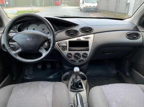 Ford Focus - 1.8i 16V Trend - 1