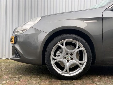 Alfa Romeo Giulietta - 1.4 T Distinctive | Navigatie | Cruise | 1.000, - Slooppremie - 1