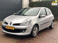 Renault Clio - 1.6-16V Dynamique Luxe AUTOMAAT/NW APK/5DRS/AIRCO