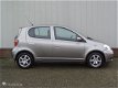 Toyota Yaris - 1.3 VVT-i Sol 5 Drs [Navi, Airco, Tr.haak] - 1 - Thumbnail