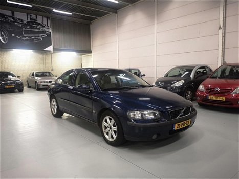 Volvo S60 - 2.4 D5 Geartronic |APK|AUTOMAAT|LEER|GOEDESTAAT - 1