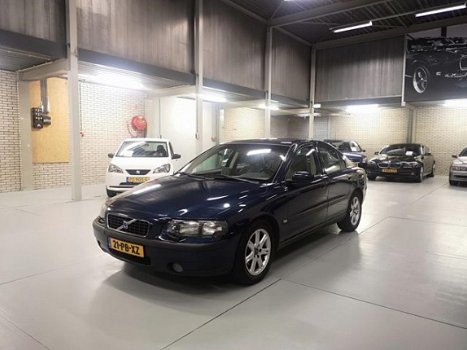 Volvo S60 - 2.4 D5 Geartronic |APK|AUTOMAAT|LEER|GOEDESTAAT - 1