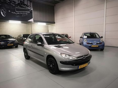 Peugeot 206 - 1.4 XT |NAP|APK|AUTOMAAT|LAGEKM|BOEKJES|TOPSTAAT - 1