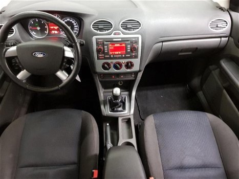 Ford Focus Wagon - 1.6 TDCI Futura ✅NAP, NAVI, PDC, STOELVERW, TREKHAAK, CRUISE, AIRCO, APK 23-10-20 - 1