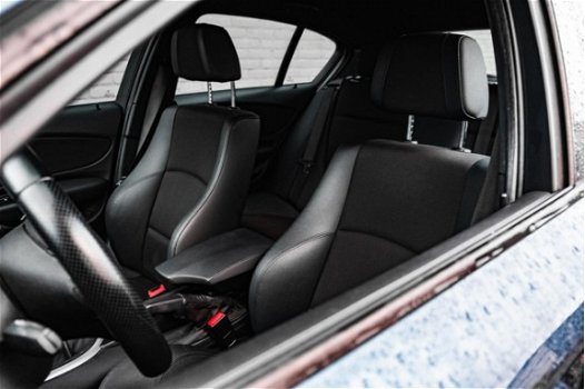 BMW 1-serie - 118i Business Line M-sport | Navigatie | Sportstoelen | Zit-verlenging | Keurig onderh - 1