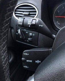Ford Focus - 1.6-16V Futura NIEUWE APK