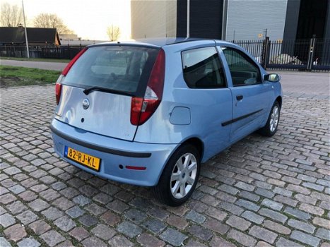 Fiat Punto - 1.4-16V Young 1JAAR Apk - 1