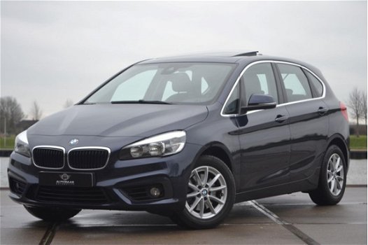 BMW 2-serie Active Tourer - 218i Essential AUTOMAAT | NAVIGATIE | PANORAMADAK | CLIMA | PDC | TREKHA - 1