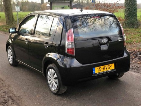 Daihatsu Sirion 2 - 1.0-12V Premium 5-Deurs Airco AUX Orgi. NL - 1