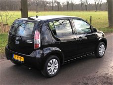 Daihatsu Sirion 2 - 1.0-12V Premium 5-Deurs Airco AUX Orgi. NL