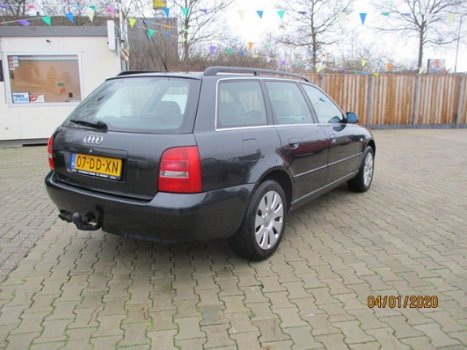 Audi A4 Avant - 2.4 V6 Advance - 1