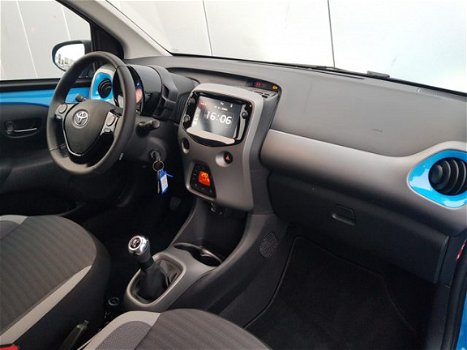 Toyota Aygo - 1.0 VVT-i x-joy | CLIMATE CONTROL (AIRCO) | APPLE CARPLAY | - 1
