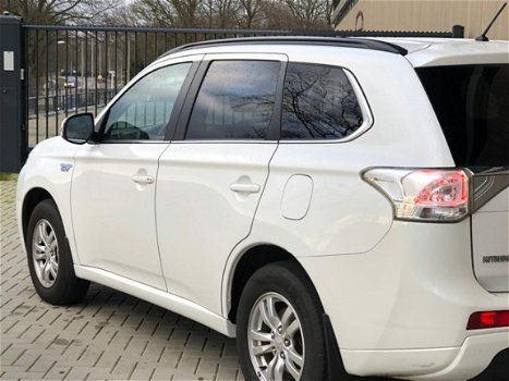 Mitsubishi Outlander - 2.0 PHEV Business Edition 2014 Wit - 1