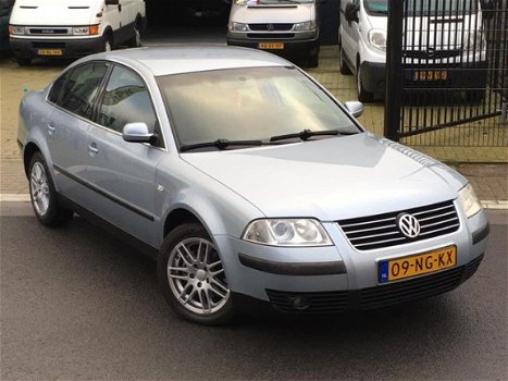 Volkswagen Passat - 1.9 TDI 74KW 2003 NETTE AUTO/268DKM NAP - 1