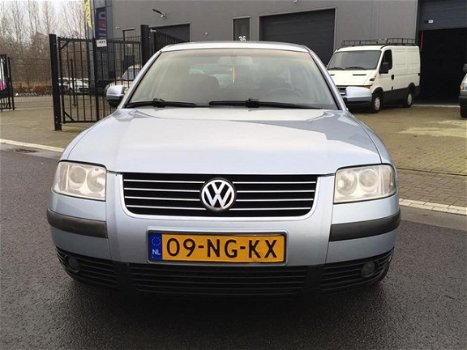 Volkswagen Passat - 1.9 TDI 74KW 2003 NETTE AUTO/268DKM NAP - 1