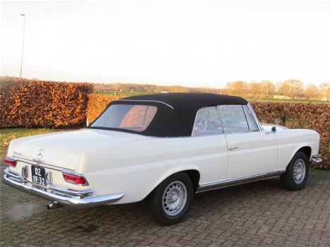 Mercedes-Benz 220 - SE Cabriolet - 1