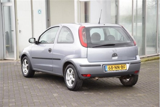 Opel Corsa - 1.2 - 16V Essentia 2003 Airco - 1