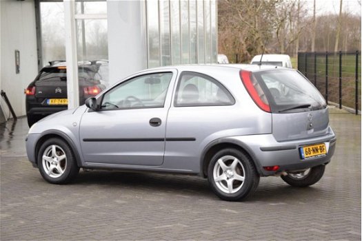 Opel Corsa - 1.2 - 16V Essentia 2003 Airco - 1