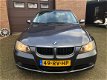 BMW 3-serie - 320i Dynamic Executive Nette staat N.A.P. 18 inch M velgen Clima Parrot carkit - 1 - Thumbnail