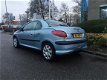 Peugeot 206 CC - 1.6-16V Premium AUTOMAAT/ELEK.RAMEN EN SPIEGELS/AIRCO/CABRIO/LMV/ENZ - 1 - Thumbnail