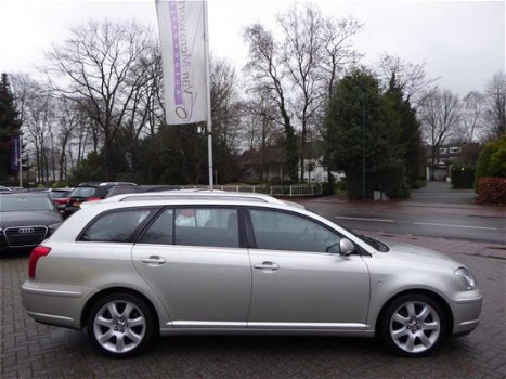 Toyota Avensis Wagon - 2.0 VVTi 147PK Automaat Executive 2eEig|Nieuwstaat|Leder|Navi|Xenon - 1