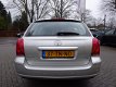 Toyota Avensis Wagon - 2.0 VVTi 147PK Automaat Executive 2eEig|Nieuwstaat|Leder|Navi|Xenon - 1 - Thumbnail