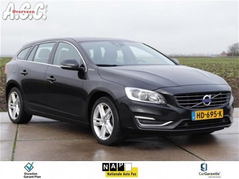 Volvo V60 - 2.4 D6 AWD Plug-In Hybrid R-Design Leer Xenon - 1