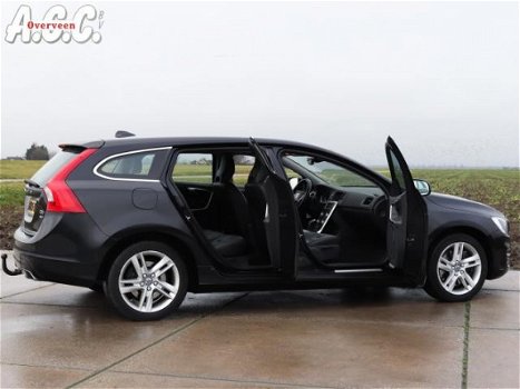 Volvo V60 - 2.4 D6 AWD Plug-In Hybrid R-Design Leer Xenon - 1