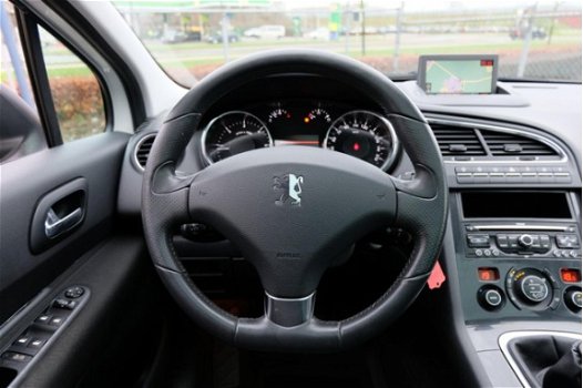 Peugeot 5008 - 2.0 HDiF GT Pano/Navi/Clima/LMV/PDC - 1