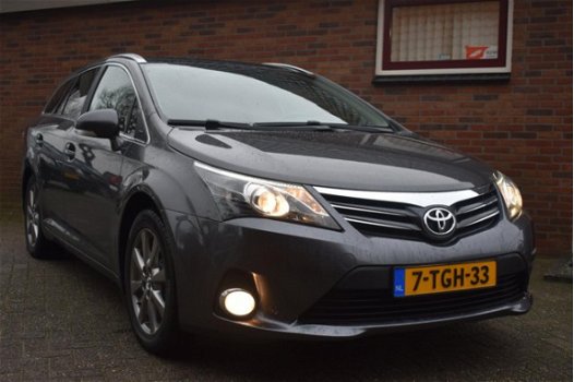 Toyota Avensis Wagon - 2.0 D-4D Dynamic Business '13 Navi Clima Cruise - 1