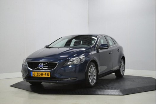 Volvo V40 - 2.0 D4 Momentum Business Navi, Clima, Cruise, Pdc - 1