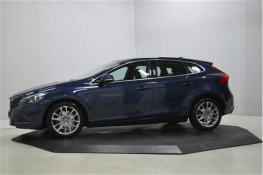 Volvo V40 - 2.0 D4 Momentum Business Navi, Clima, Cruise, Pdc - 1