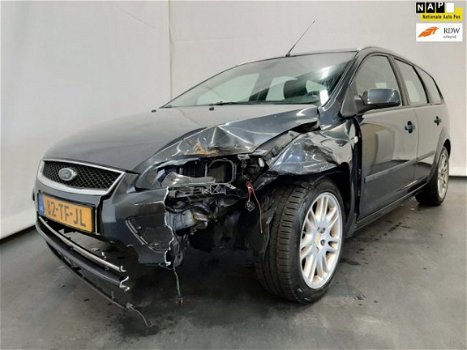 Ford Focus Wagon - 1.6-16V Futura Airco Trekhaak - 1