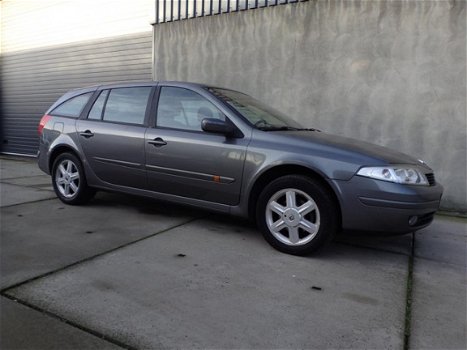 Renault Laguna Grand Tour - 1.6-16V Authentique LMV, airco, cruise control - 1