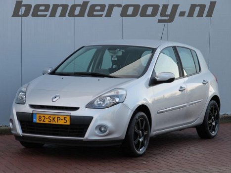 Renault Clio - 1.5 dCi 90PK 5drs. Collection / Navi / Climate / Cruise - 1