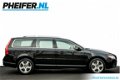 Volvo V70 - 2.4 D5 205pk Aut. Summum Trekhaak/ Full map RTI navigatie/ Bi-xenon/ Lederen int./ Stoel - 1 - Thumbnail