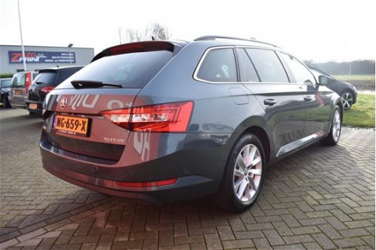 Skoda Superb - 1.6 TDI Style Business Automaat | Xenon | Navi | Camera | Keyless | Clima | Cruise | - 1